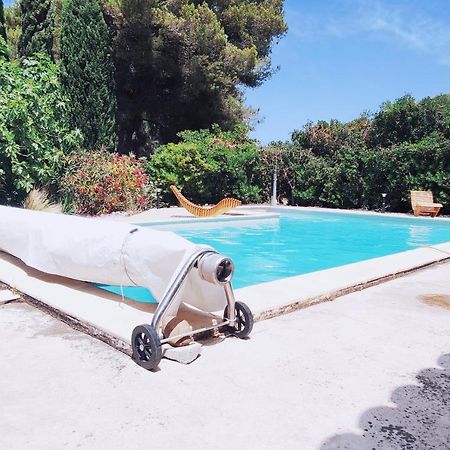 Offrez-Vous Un Sejour Dans Notre Studio T1 Bis A Entressen Une Grande Piscine Pour Se Rafraichir ,Un Espace De Jeux Pour Enfants Pour Des Heures De Divertissement Un Terrain De Petanque Pour Des Parties Endiablees Екстер'єр фото