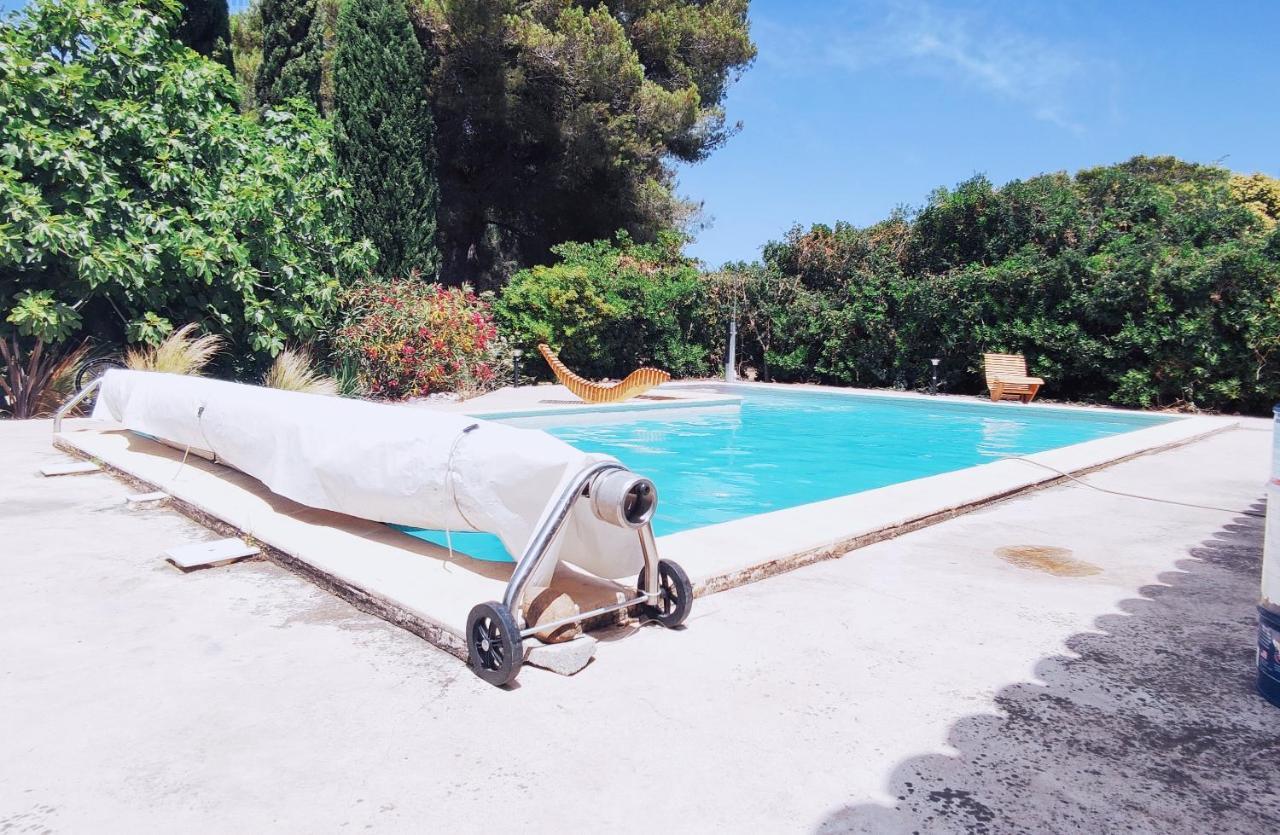 Offrez-Vous Un Sejour Dans Notre Studio T1 Bis A Entressen Une Grande Piscine Pour Se Rafraichir ,Un Espace De Jeux Pour Enfants Pour Des Heures De Divertissement Un Terrain De Petanque Pour Des Parties Endiablees Екстер'єр фото