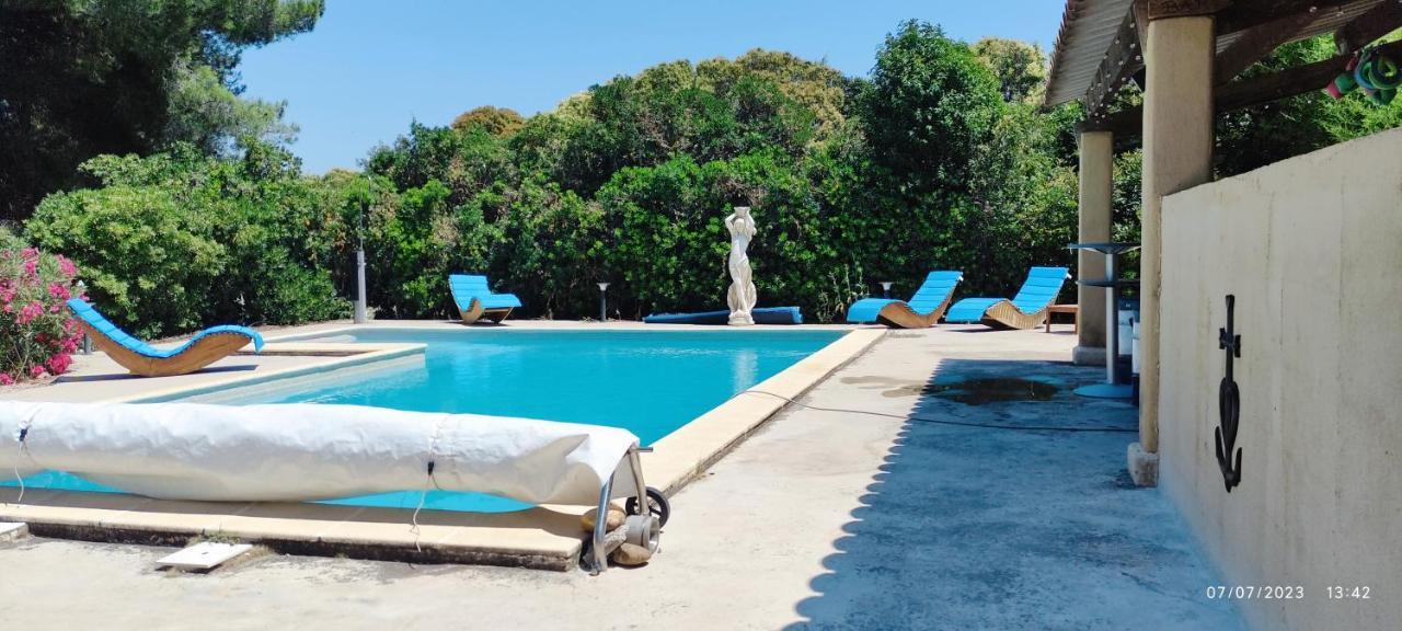 Offrez-Vous Un Sejour Dans Notre Studio T1 Bis A Entressen Une Grande Piscine Pour Se Rafraichir ,Un Espace De Jeux Pour Enfants Pour Des Heures De Divertissement Un Terrain De Petanque Pour Des Parties Endiablees Екстер'єр фото