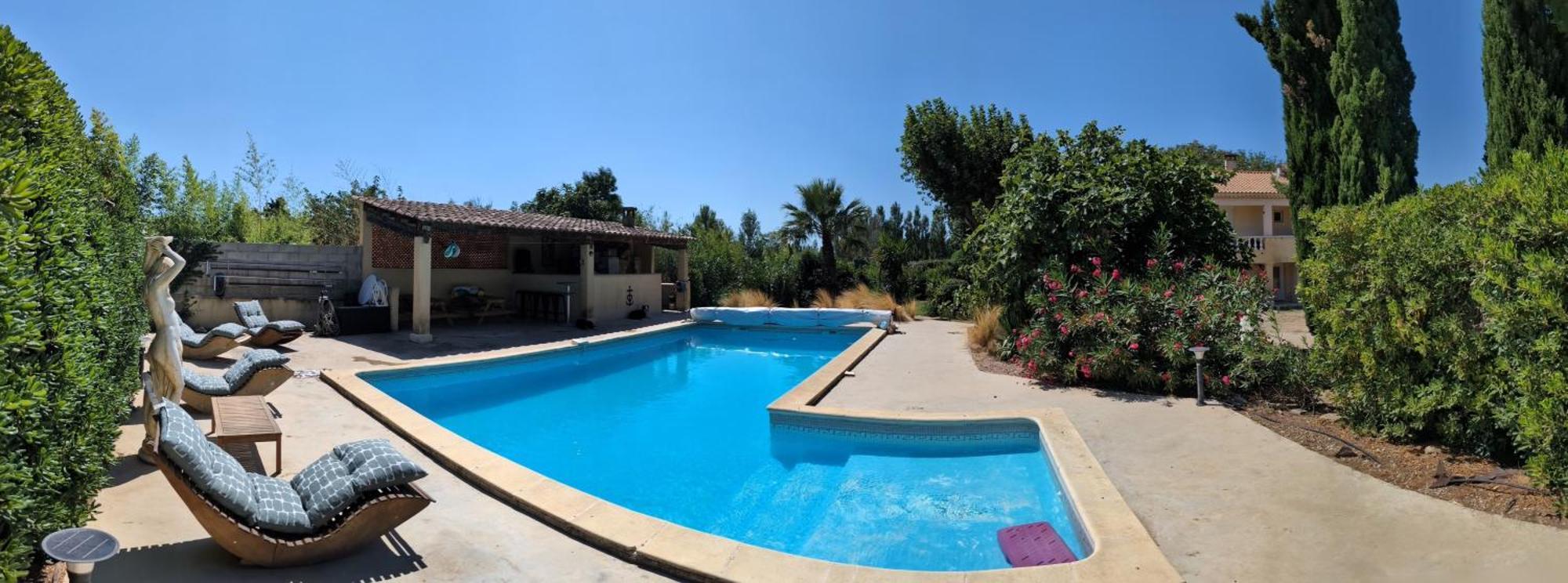 Offrez-Vous Un Sejour Dans Notre Studio T1 Bis A Entressen Une Grande Piscine Pour Se Rafraichir ,Un Espace De Jeux Pour Enfants Pour Des Heures De Divertissement Un Terrain De Petanque Pour Des Parties Endiablees Екстер'єр фото
